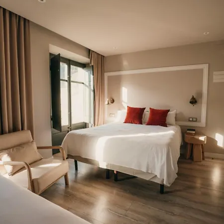 El Niu De Otel 3*